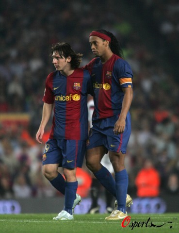 津媒：为更好地与球迷交流，于根伟将在近日进行一次线上直播（津媒：于根伟将于近期开启线上直播，加强与球迷互动）