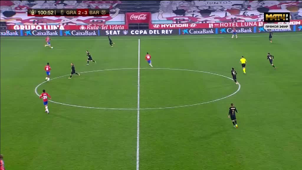 老将强硬打成2+1，全队振奋（老将强攻打成2+1，瞬间点燃全队士气）