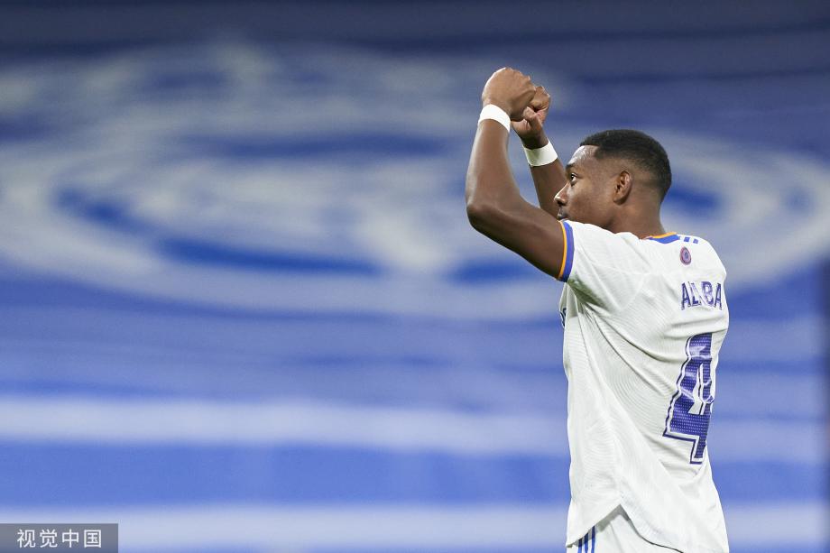 迪卡尼奥：索默瞎扑救导致丢球；恰20本应该犯规阻止米兰反击（迪卡尼奥：索默失误致丢球，恰尔汗奥卢应战术犯规遏制米兰反击）