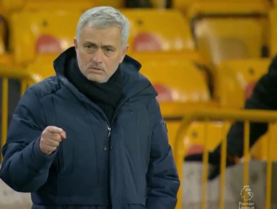 跟队：邓弗里斯脚踝疼痛未消除，可能告别2025年剩余比赛（队记：邓弗里斯脚踝伤未愈，或无缘2025年剩余赛程）