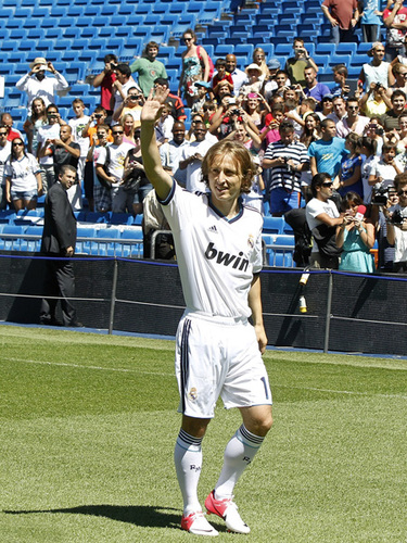 苗原：有中超球队接触韩国国脚朴镇燮，浙江队与球员有传闻（苗原：中超队接洽韩国国脚朴镇燮，浙江队被传有意）