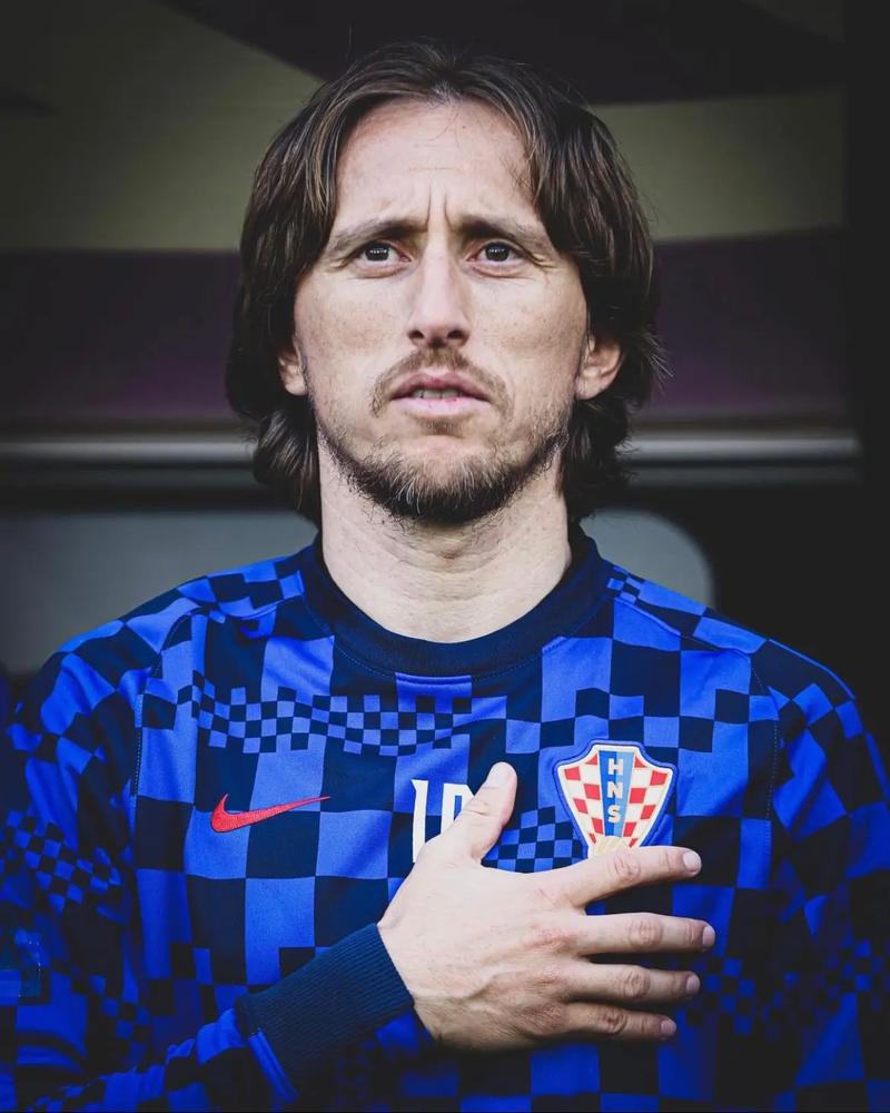 尤文王朝崩塌前夜！8000万神锋轰然倒下（尤文盛世将尽：8000万锋霸突然倒下）