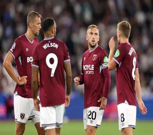 得分机器！里夫斯狂砍44+11大号两双，湖人力克猛龙（里夫斯火力全开轰下44分11助攻，湖人击退猛龙）